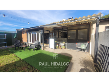 PH DE 5 AMBIENTES EN BARRIO LAS AVENIDAS