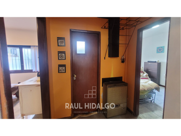 PH DE 5 AMBIENTES EN BARRIO LAS AVENIDAS