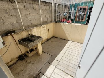 Casa de 4 recamaras enfrente de Escuela