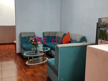 🏡 ¡SE VENDE CASA DE 3 PISOS EN AV. EL CORTIJO, URB. LAS FLORES DE SAN ISIDRO!

📍 Ubicación: Avenida El Cortijo, Urb. Las Flores de San Isidro

¡Id
