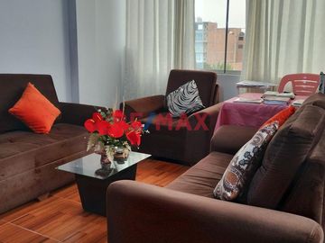 🏡 ¡SE VENDE CASA DE 3 PISOS EN AV. EL CORTIJO, URB. LAS FLORES DE SAN ISIDRO!

📍 Ubicación: Avenida El Cortijo, Urb. Las Flores de San Isidro

¡Id