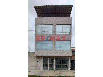 🏡 ¡SE VENDE CASA DE 3 PISOS EN AV. EL CORTIJO, URB. LAS FLORES DE SAN ISIDRO!

📍 Ubicación: Avenida El Cortijo, Urb. Las Flores de San Isidro

¡Id