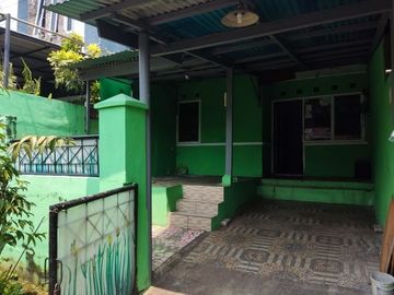 Rumah 1 lantai, hadap timur, butuh renovasi, di bukit rivaria, sawangan, depok