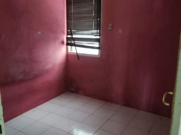 Rumah 1 lantai, hadap timur, butuh renovasi, di bukit rivaria, sawangan, depok
