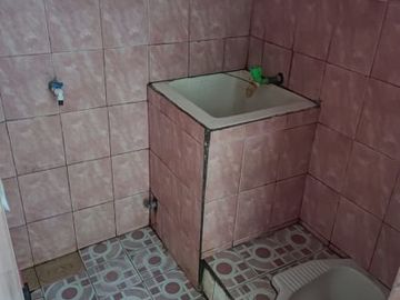 Rumah 1 lantai, hadap timur, butuh renovasi, di bukit rivaria, sawangan, depok