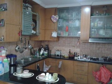 DIJUAL : Rumah Siap Huni, Bebas Banjir, Aman, Kuldesak di Sunrise Garden, Jakarta Barat