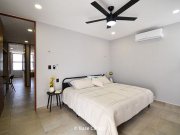 Venta de casa con 3 recámaras, piscina, y jardín en Rosamora