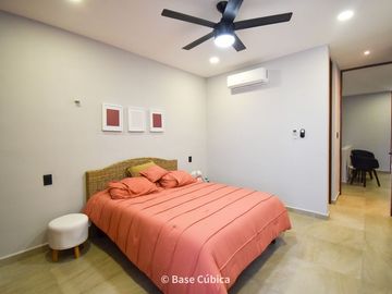 Venta de casa con 3 recámaras, piscina, y jardín en Rosamora