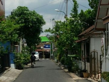 KAPLING KOST LUASAN 205 M2 200 METER JALAN PANDANARAN; BAYAR 6X