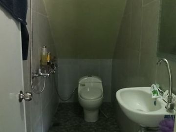 RUMAH EKSLUSIF JOGJA UTARA HARGA MIRING 4 KAMAR TIDUR 2 KAMAR MANDI