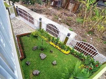 RUMAH EKSLUSIF JOGJA UTARA HARGA MIRING 4 KAMAR TIDUR 2 KAMAR MANDI