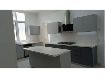 Vendo Casa en Aires de Batan “VISTA al LAGO