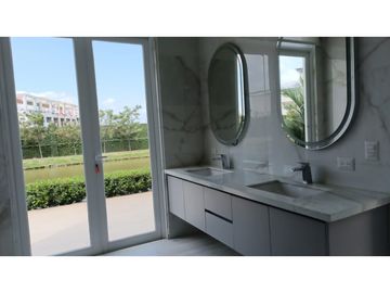 Vendo Casa en Aires de Batan “VISTA al LAGO
