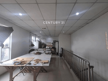 Disewakan Ruko Bekas Dunkin Di Area Pesanggrahan