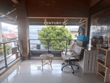 Disewakan Ruko Bekas Dunkin Di Area Pesanggrahan