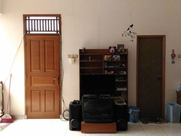 Rumah Hook 2 Lantai Siap Huni. Pondok Betung Tangerang Selatan