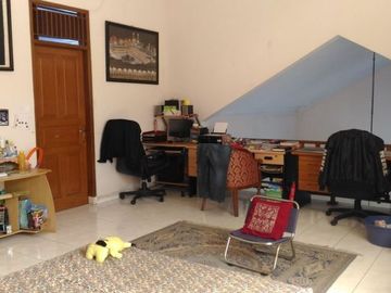 Rumah Hook 2 Lantai Siap Huni. Pondok Betung Tangerang Selatan