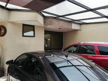 CASA EN VENTA  ATRAS  DE WALMART SAN MANUEL, SOBRE BULEVARD 22 SUR
