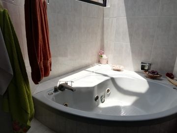 CASA EN VENTA  ATRAS  DE WALMART SAN MANUEL, SOBRE BULEVARD 22 SUR