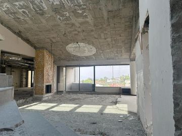 DEPARTAMENTO EN VENTA PARA REMODELAR EN BOSQUES