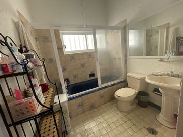 VILLA AMUEBLADA EN EN RENTA EN CONDOMINIO EN COSTA AZUL A 1 CALLE DE COSTERA
