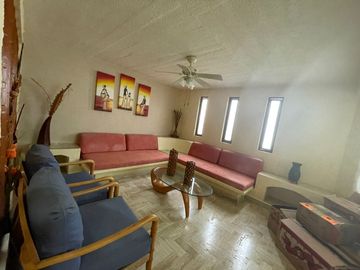 VILLA AMUEBLADA EN EN RENTA EN CONDOMINIO EN COSTA AZUL A 1 CALLE DE COSTERA
