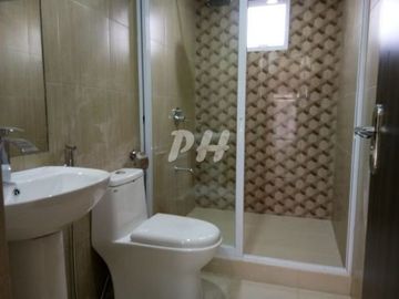 Classic Townhouse for Sale in Kamias Q.C near EDSA PH1021