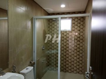 Classic Townhouse for Sale in Kamias Q.C near EDSA PH1021
