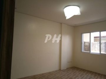 Classic Townhouse for Sale in Kamias Q.C near EDSA PH1021