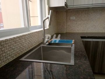 Classic Townhouse for Sale in Kamias Q.C near EDSA PH1021