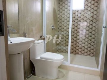 Classic Townhouse for Sale in Kamias Q.C near EDSA PH1021