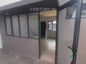 Disewakan Rumah XYZ , Asri, Nyaman, Aman, Di Lippo Cikarang