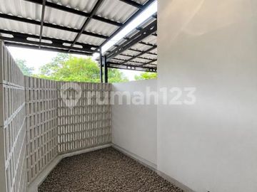 Rumah Modern Minimalis 2 Lantai Siap Huni Dalam Komplek Cinere