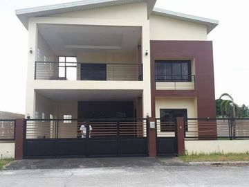 Two Storey House and Lot for Sale with 3 Bedroom in Angeles