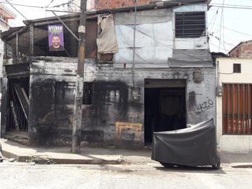 SE VENDE CASA LOTE CON RENTA EN EL CENTRO DE PEREIRA