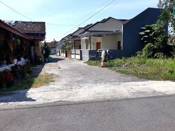 Tanah Murah Lingkungan Nyaman Strategis di Purwomartani