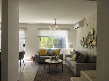 Casa en venta al poniente de Saltillo Fracc. Triana modelo aranda