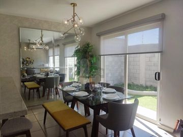 Casa en venta al poniente de Saltillo Fracc. Triana modelo aranda
