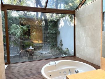 Casa en Venta en Sta María de Manquehue | Casa en Venta | (6D6B) | Vitacura |One Propiedades