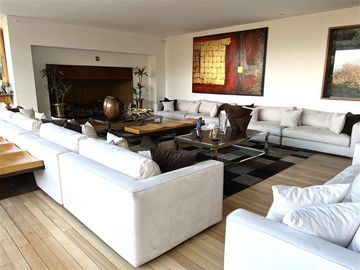 Casa en Venta en Sta María de Manquehue | Casa en Venta | (6D6B) | Vitacura |One Propiedades