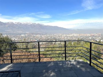 Casa en Venta en Sta María de Manquehue | Casa en Venta | (6D6B) | Vitacura |One Propiedades