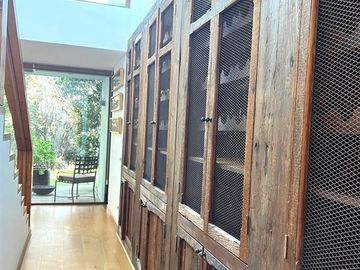 Casa en Venta en Sta María de Manquehue | Casa en Venta | (6D6B) | Vitacura |One Propiedades