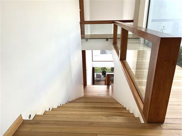 Casa en Venta en Sta María de Manquehue | Casa en Venta | (6D6B) | Vitacura |One Propiedades