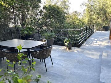 Casa en Venta en Sta María de Manquehue | Casa en Venta | (6D6B) | Vitacura |One Propiedades