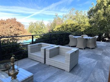Casa en Venta en Sta María de Manquehue | Casa en Venta | (6D6B) | Vitacura |One Propiedades