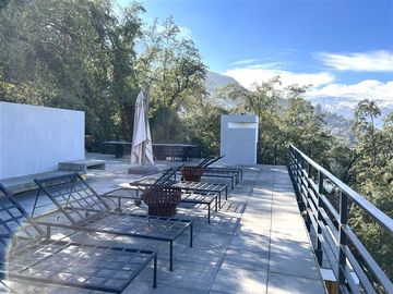 Casa en Venta en Sta María de Manquehue | Casa en Venta | (6D6B) | Vitacura |One Propiedades