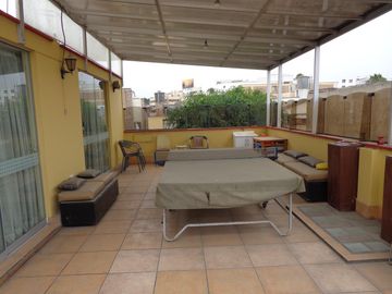 SE VENDE CASA EN URB. CHAMA - SURCO