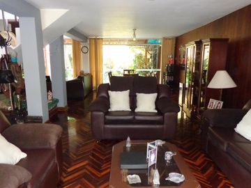 SE VENDE CASA EN URB. CHAMA - SURCO