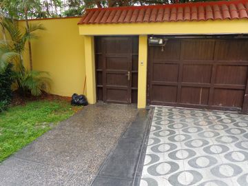 SE VENDE CASA EN URB. CHAMA - SURCO