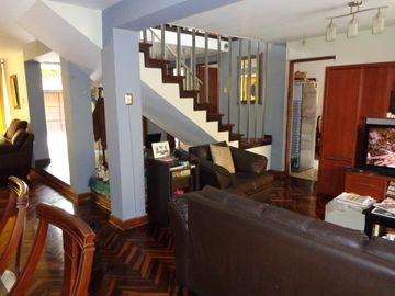 SE VENDE CASA EN URB. CHAMA - SURCO